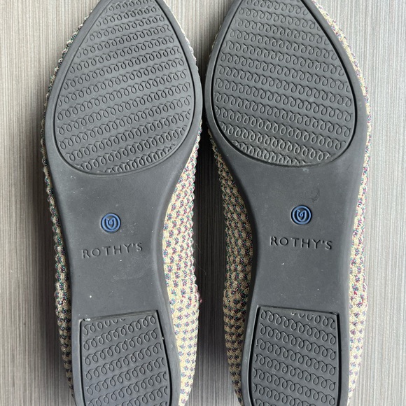 Rare Gold metallic Rothy’s- Size 6.5 - Picture 4 of 5